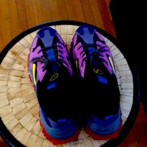 Javi there purple and blue and red their comfortable